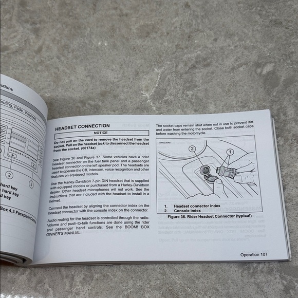 Harley-Davidson Touring Models Manual with Eagle Design - Picture 10 of 10